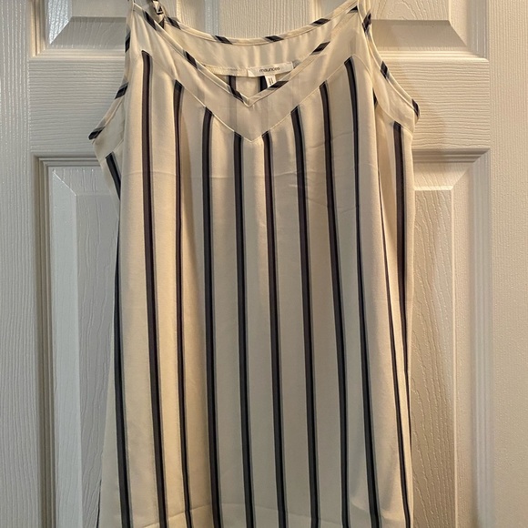 Maurices Tank - Picture 1 of 1